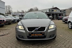 Bild des Angebotes Volvo V50 2.0D Momentum(95Tkm* 1Hand* Navi*Xenon)
