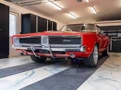 Bild des Angebotes Dodge Charger Charger R/T (1969) Rot/Beige Leder , Fachmagazin-Restaurierung, Technik veredelt