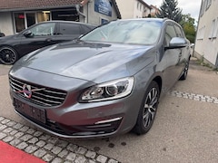 Bild des Angebotes Volvo V60 Kombi Linje Svart/ Xenon/ Leder