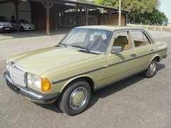 Bild des Angebotes Mercedes-Benz 200 W123 Automatik - restauriert
