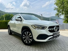 Bild des Angebotes Mercedes-Benz GLA 180 d Aut.-Widescreen-Leder-Navi-ACC-Totw.