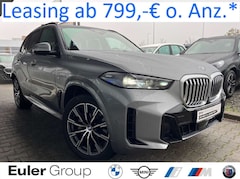 Bild des Angebotes BMW X5 xDrive40d M Sport IconicGl AHK Pano SoftCl KomfSi