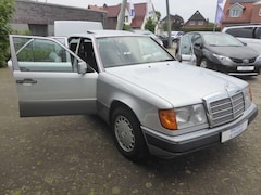 Bild des Angebotes Mercedes-Benz 250 D 124 Schiebedach/AHK/SH/Alu/H-Kennzeichen