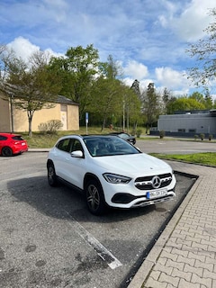 Bild des Angebotes Mercedes-Benz GLA 200 7G-DCT Progressive - panorama schiebedach
