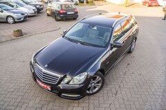 Bild des Angebotes Mercedes-Benz E 300 +Xenon+PDC+Automat+Webasto+NR