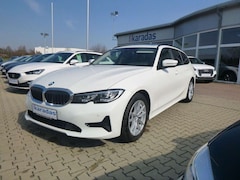 Bild des Angebotes BMW 320 d Touring HeadUp/AHK/LED/PANO/PDC/SHZ