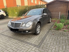 Bild des Angebotes Mercedes-Benz E 200 T Kompressor Automatik Classic