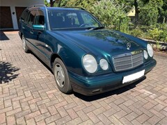 Bild des Angebotes Mercedes-Benz E 200 E 200 T Classic