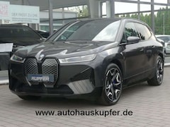 Bild des Angebotes BMW iX xDrive50 Sportpak.AHK°LASER°PANO°22-Sitzbelü