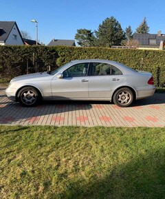 Bild des Angebotes Mercedes-Benz E 220 CDI Automatik Elegance DPF