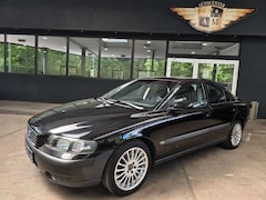 Bild des Angebotes Volvo S60 2.4 Lim. Summum LEDER/AHK/Technik+Optik-TOP