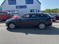 Bild des Angebotes Skoda Octavia Style Combi 2.0 TDI DSG Navi Teilleder AHK