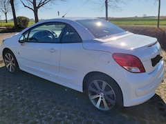 Bild des Angebotes Peugeot 207 207 CC CC 120 VTi Roland Garros