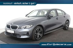 Bild des Angebotes BMW 330 e 1.Hand*Leder*360*Navi*Keyless*18" M-Sport
