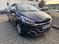 Bild des Angebotes Peugeot 208 208  5-Türer PureTech Active 38.400km (Rentner)