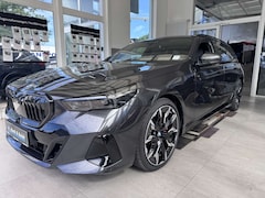 BMW 540 d Touring xDrive*MSport,PANO,AHK,STANDHZG,B&W,21ZO
