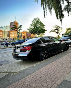 Bild des Angebotes BMW 740 740 L d xDrive M Paket PANO 360 GRAD MASSSAGE FOND