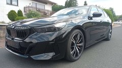 Bild des Angebotes BMW 540 540d xDrive Touring M5 Sport PRO *Vollausstattung* 20" Sommer+Winter *AHK* *ACC* Neupreis 90.000€ BMW-Werksgarantie & USt