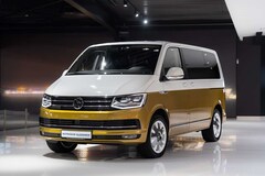 Bild des Angebotes VW T6 Multivan Transporter Bus 70 Jahre Bulli