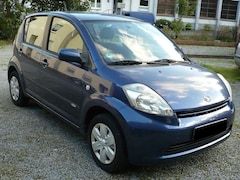 Bild des Angebotes Daihatsu Sirion 1.0 Klima Servo Zentrall Airbag 5 Türer