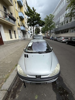 Bild des Angebotes Peugeot 206 CC 110 Automatik Platinum