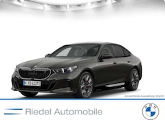 Bild des Angebotes BMW i5 xDrive40 Navi Tempom.aktiv Panoramadach Bluetooth