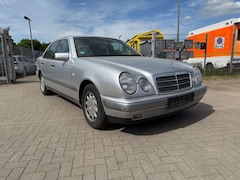 Bild des Angebotes Mercedes-Benz E 240 Elegance Automatik