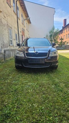 Bild des Angebotes Skoda Octavia Combi 1.4 TÜV bis 04/27 * BI-Xenon