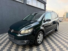 Bild des Angebotes VW Touran Comfortline Aut. Navi Bi-Xenon PDC AHK