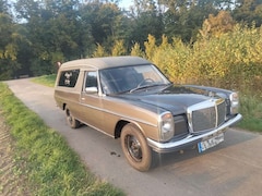 Bild des Angebotes Mercedes-Benz W 114/115 Strich-Acht Leichenwagen Hearse Bestattungsfahrzeug W115 230.4