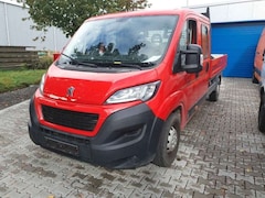 Bild des Angebotes Peugeot Boxer Pritsche Doka. 435 L3 BlueHDi 160