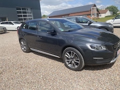 Bild des Angebotes Volvo V60 Cross Country Summum Leder+STANDHEIZUNG+Kamera+AHK