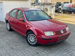 Bild des Angebotes VW Bora BORA 1.6 *2 HAND*NUR 120TKM*PDC*ALU*GLASDACH*KLIMA