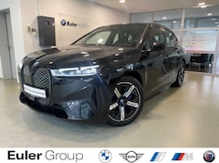 Bild des Angebotes BMW iX xDrive 50 AHK Laser DAB Navi HK-System Pano