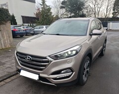 Bild des Angebotes Hyundai TUCSON 2.0 CRDi 4WD Automatik Premium