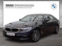Bild des Angebotes BMW 540 i Limousine aut. / SPORT LINE + NAVI + HUD + RFK +