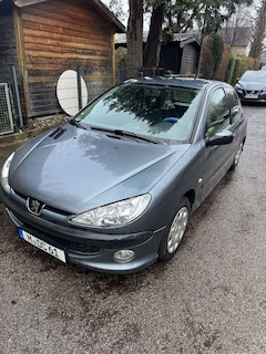 Bild des Angebotes Peugeot 206 75 Petit Filou