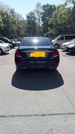 Mercedes-Benz 220