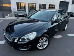 Bild des Angebotes Volvo V60 Kombi Summum LEDER KAMERA SHD XENON NAVI