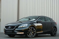 Bild des Angebotes Volvo V40 2.0 D4 Momentum Aut./R.Kamera/Pano/AHK