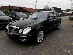 Bild des Angebotes Mercedes-Benz E 350 4Matic  Avantgarde Leder Navi Xenon PDC