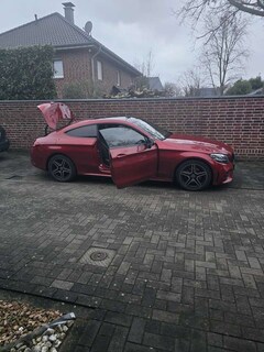 Bild des Angebotes Mercedes-Benz 220 AMG Line, Night Paket, LED, Navigationssystem, Panoramadach, Burmester Soundsystem, Spurhalteassistent