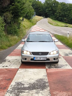 Bild des Angebotes Lexus IS 200 Limited 1Hand Rentnerfahrzeug geb.1935