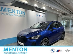 Bild des Angebotes BMW 220 i Active Tourer M Sportpaket AHK/19"/ad.LED/Harman