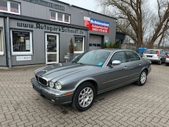 Bild des Angebotes Jaguar XJ6 3.0 AUTOM°ELSSD°LEDER°NAVI°SCHECKHEFT VOLL!