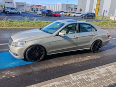 Bild des Angebotes Mercedes-Benz E 220 E 220 CDI DPF BlueEFFICIENCY Automatik Elegance