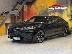 Bild des Angebotes BMW 740 d xDrive M Sport~PANO SKY~B&W DIAMOND~HUD~