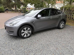 Bild des Angebotes Tesla Model Y RWD Sonderlackierung , Winterreifen, 1.Hand
