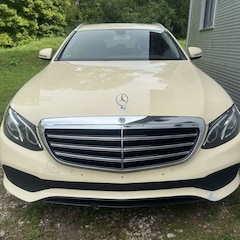 Bild des Angebotes Mercedes-Benz E 200 d T 9G-TRONIC