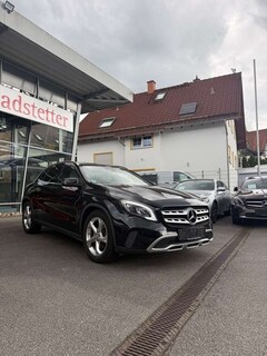 Bild des Angebotes Mercedes-Benz GLA 220 *4Matic*Panorama*Leder*LED*Navi*PDC*